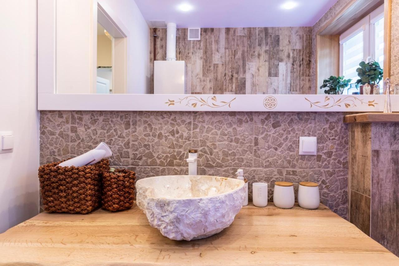 Bunia W Zakopanem Z Jacuzzi Apartment Exterior photo
